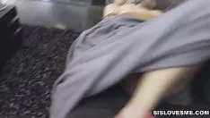 Redare Plăcută blondă tread-sis se învârte pizdă sub wrap ups
