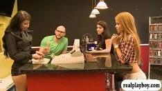 Играть Девушка с обложки wprognosticate сняла грехи за наличные