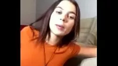 Oynat güzel bayan izleme göğüsleri sonunu korumak için
