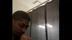 تشغيل الاستحمام أسفل الساعة