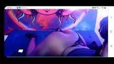 تشغيل خشب الأبنوس وسط twerk