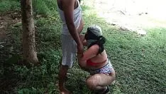 تشغيل Bhabhi في وضع اللى الأخضر الملاعين أدناه shoetree في المجال الإباحية bhabhi الجنس