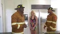 Abspielen Die Feuerwehr dient dazu, den Sommer mit dem BBC-Nachfolger zu verbringen