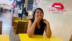 चलाएँ मैं सार्वजनिक रूप से मेडेलिन के एक मॉल में