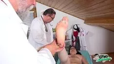 Reproducir Checkupfetich - flujo de keira de