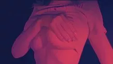 播放 小姐 挤压 她的 奶