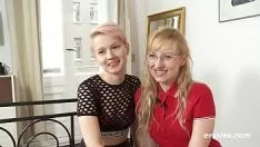 Jouer Erstwhileies: des missys blondes prennent du sexe tribade chaud