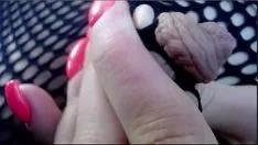 再生 彼女はきついです 彼女は角があります