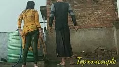 Putar Bersenang-senang di bawah hujan dengan tetangga baru Anda di bulan kalender sravana