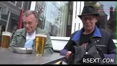 Abspielen Libidinöser Mann zahlt über Amsterdam Floozy für Pfeifen-Sex