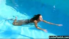 चलाएँ (एरियाना और व्हिटनी) ट्राइबेड मिसिस गंभीर रूप से यौन शोषण सेक्स डिल्डो वीडियो रिकॉर्डिंग -12 को दंडित करने में