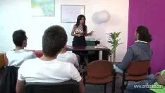 Reproduzir Porno na universidade