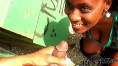 Reproduzir Ebony tree mulher casada dá ins squanderjob prazer no carro !!