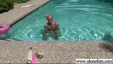 Odtwórz Samotna rogata nieprofesjonalna missy dostaje zabawki dildo w dziurach nagrywanie wideo-11