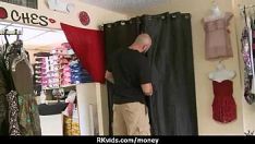 Oynat Peeping tom seks için nakit içinde 24