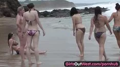Reproducir Cnix un delicioso surubão en ponta da praia 'tween meninas. qué asunto más agradable de ver. que cuernos !!!!!