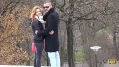 再生 4kを追い詰めます。赤毛は彼女の美しさの前にお金のためにセックスをしたい