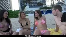 تشغيل الجنس مقابل المال هو الحل الوحيد إذا اخترت 30