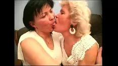 Afspelen Oma knoop effie drieklank