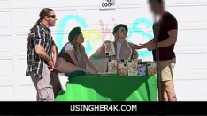 Reproduzir Usingher4k - escoteiros adolescentes permitem que seus biscoitos sejam usados ​​​​de graça - coco lovelock, haley spades
