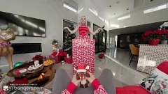 Redare VR Bangers oferindu-i sex uluitor adolescentului blond Kay Lovely