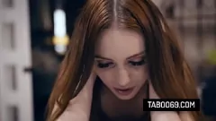 Riproduci Incinta Teen Redhead Maya Kendrick's Taboo Encounter con Stepdad