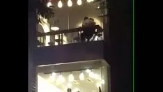 Oynat Süt nehri çayında sık sık yatın