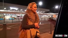 Jouer L'adolescent amateur Sasha STEELE's Wild Van Ride se termine dans une bouche remplie de sperme