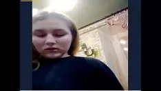 تشغيل المراهق الأشقر يتجرأ بشكل ضئيل على الدخول في قطة كيتي وحمار قذر روسي